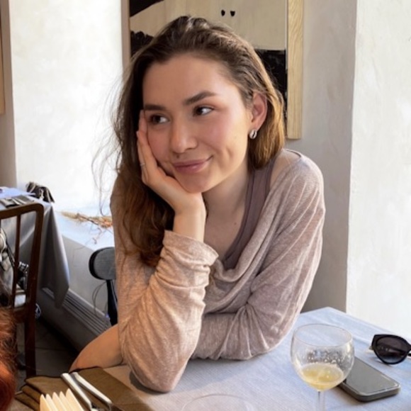 Meet your Posher, Léna - Picture 1 of 1